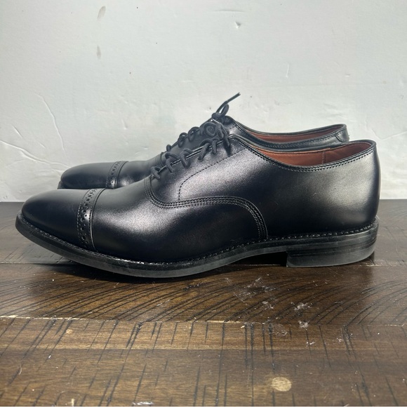 Allen Edmonds Black Cap-Toe Oxford Dress Shoes
Men Size 13A - Picture 3 of 7